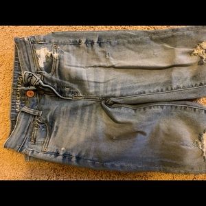 light wash American Eagle skinny jeans